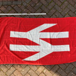 This looks different depending on which side you see, so doesn't matter how it is flown. (As shown it is wrong, because the top bar should be pointing to the upper left.)